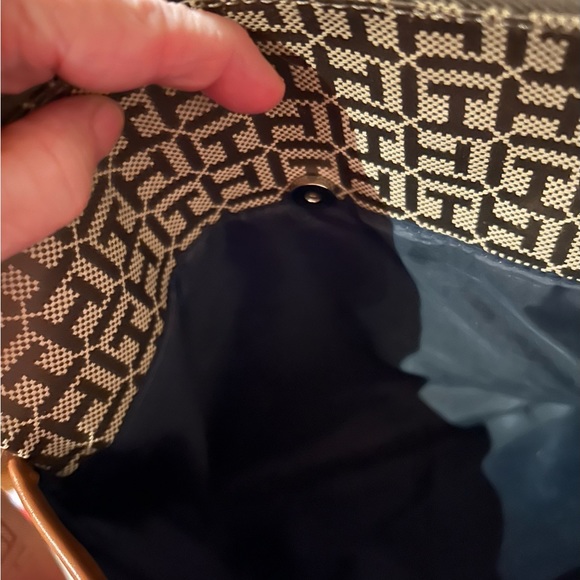 Tommy Hilfiger Crossbody with Matching Wallet - Picture 5 of 11